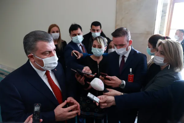 Gözler Bilim Kurulu’nda! Ramazan’da tam kapanma olacak mı? Okullar kapanacak mı? Seyahat yasağı gelecek mi?