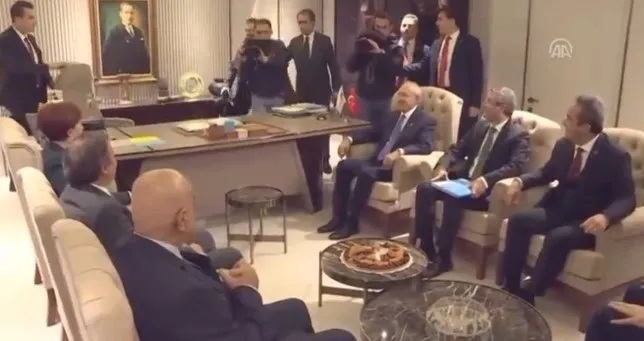 muhalefette-tekil-tartismasi-muhalefette-krizin-sonu-gelmiyor-1631176447681.jpg Muhalefette tekil tartışması! Millet İttifakı'nda krizin sonu gelmiyor - 3
