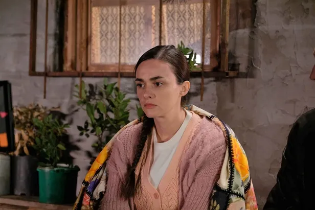 ates-kuslari-atv-izle-ates-kuslari-1-bolum-full-hd-kesintisiz-canli-izle-atv-canli-yayin-1673629412398.jpg ATEŞ KUŞLARI İZLE | Ateş Kuşları 1. Bölüm full HD kesintisiz izle! ATV CANLI YAYIN... - 6