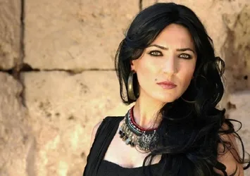Terör örgütü propagandası yapan müzisyen Zelal Gökçe gözaltına alındı