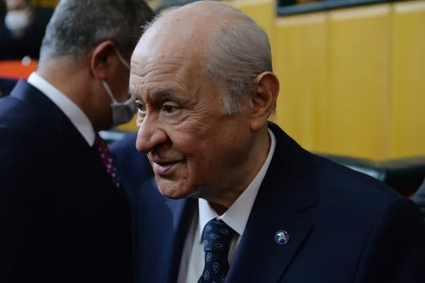son-dakika-mhp-lideri-devlet-bahceli-zillet-ittifakinin-cumhurbaskani-adayi-uzaktan-kumanda-edilmeye-boyun-ege-1657268528094.jpg Son dakika: MHP lideri Devlet Bahçeli: Zillet ittifakının cumhurbaşkanı adayı uzaktan kumanda edilmeye boyun eğecek kukla - 9
