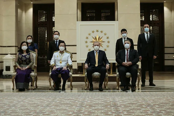 Son dakika: Cumhurbaşkanlığı Külliyesi'nde önemli kabuller! Başkan Erdoğan'a güven mektubu sundu - 1