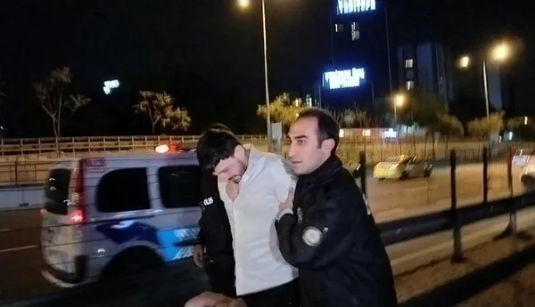 1700277369399.jpeg İstanbul Kadıköy'de feci kaza! Takla atıp motosiklet üzerine düştü! Kaçan sürücü yerine başka birini gönderdi - 3