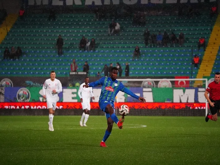 rizespor-pendiksporu-evinde-farkli-maglup-ederek-tur-atladi-1764695752798.jpeg Fotoğraf (DHA)