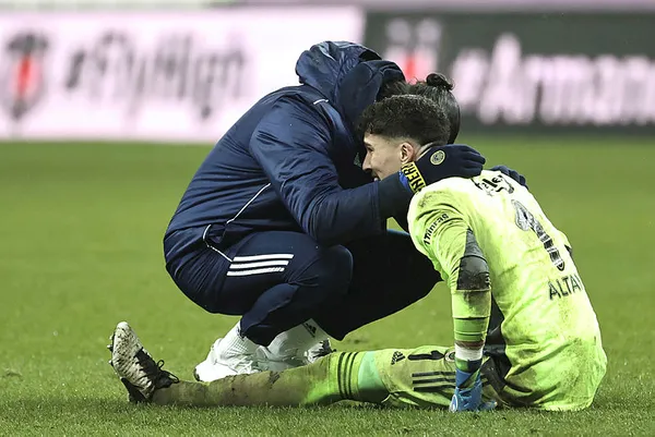 Altay Bayındır’ın gözyaşları: Beşiktaş derbisinin ardından ağladı