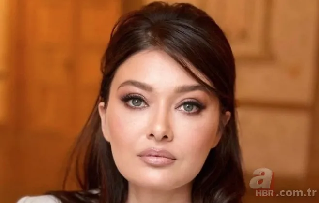 47 yaşındaki Nurgül Yeşilçay eski halini unutturdu! Açlık kuralını uygulayan Nurgül eridikçe eridi! Meğer zayıflama sırrı buymuş... 11
