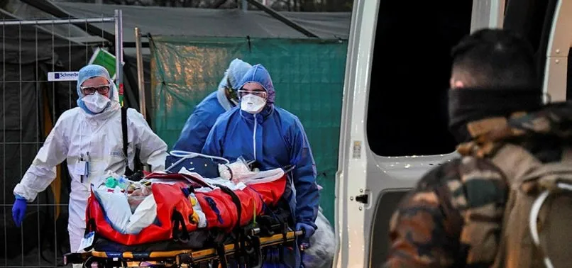 Son dakika: Fransa'da son 24 saatte 5 bin 298 koronavirüs vakası tespit edildi