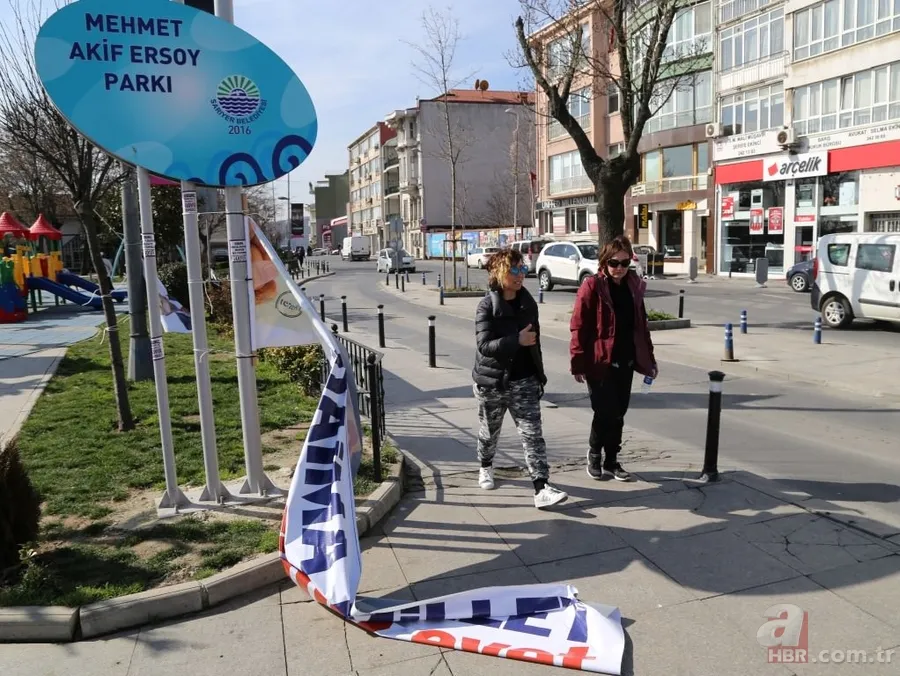Sarıyer'de AK Parti'nin referandum çadırı ve pankartları parçalandı 4