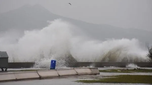 Son dakika: İstanbul, Kocaeli, Sakarya, Bursa, Çanakkale, Balıkesir, Sinop, Tekirdağ ve Yalova'da eğitime lodos engeli - 3