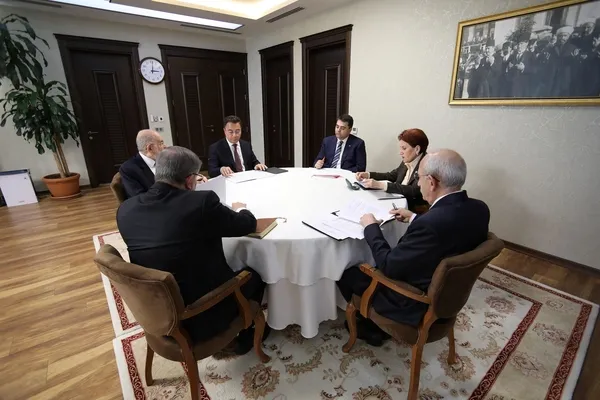 1685088907834.jpeg CHP tabanını çıldırtacak talep! Koalisyonun küçük ortakları Kemal Kılıçdaroğlu'nu kıskaca aldı: DEVA grup için 5 vekil daha istiyor - 5
