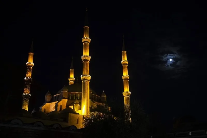 Miraç Kandili namazı yatsıdan sonra kılınır mı? Miraç kandili namazı nasıl kılınır? İşte faziletleri…