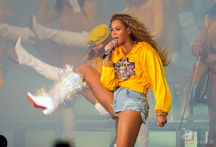 Rihanna'nın istekleri pes dedirtti! Dünya onu konuşuyor! 18