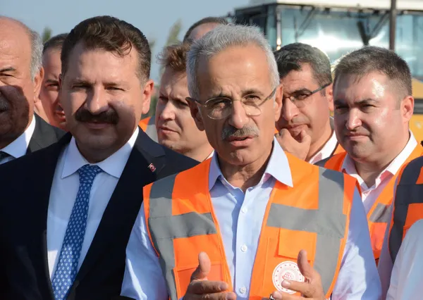 Bakan Uraloğlu'ndan Balıkesir'e hızlı tren müjdesi - 1