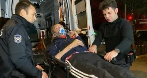 Korkutan yangın! 2 kişiyi itfaiye ekipleri kurtardı