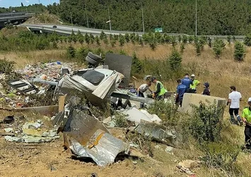 Kuzey Marmara'da feci kaza! Bariyerleri aştı şarampole devrildi