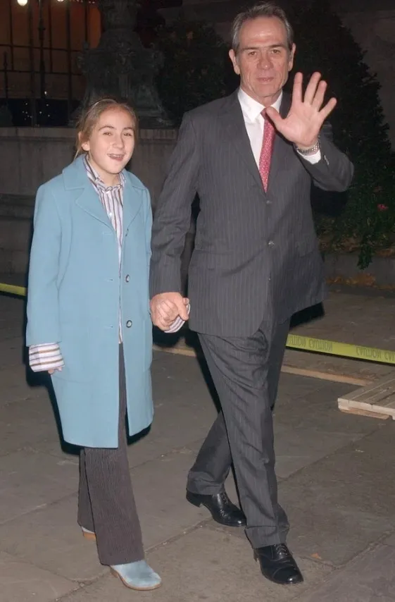 unlu-oyuncu-tommy-lee-jonesin-kizi-otel-odasinda-olu-bulundu-1767338004899.jpg Kaynak: Sosyal medya