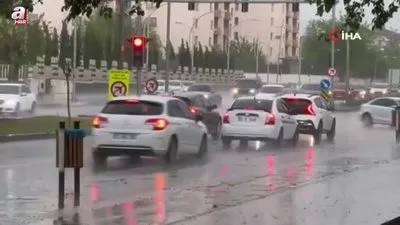 Diyarbakır’da sağanak hayatı felç etti