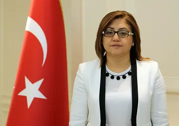 Başkanlık koltuğuna 4 kadın aday oturacak