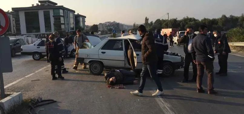 Kafa kafaya çarpıştılar! İzmir'de feci kaza