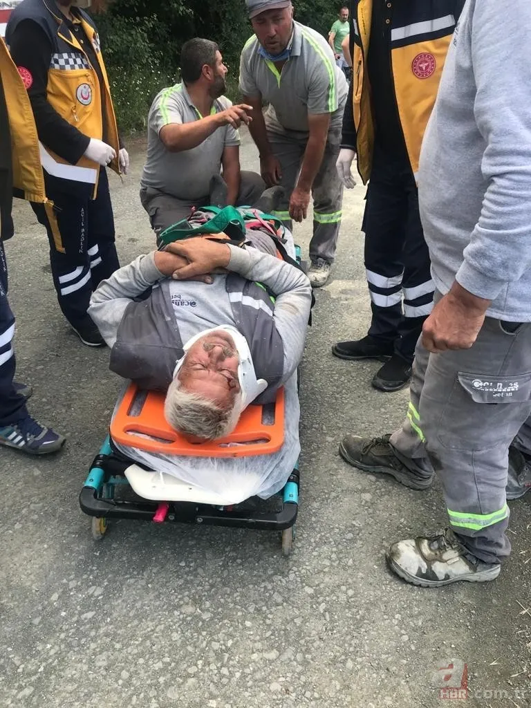 Seyir halindeki beton mikseri yol çökünce şarampole devrildi 4