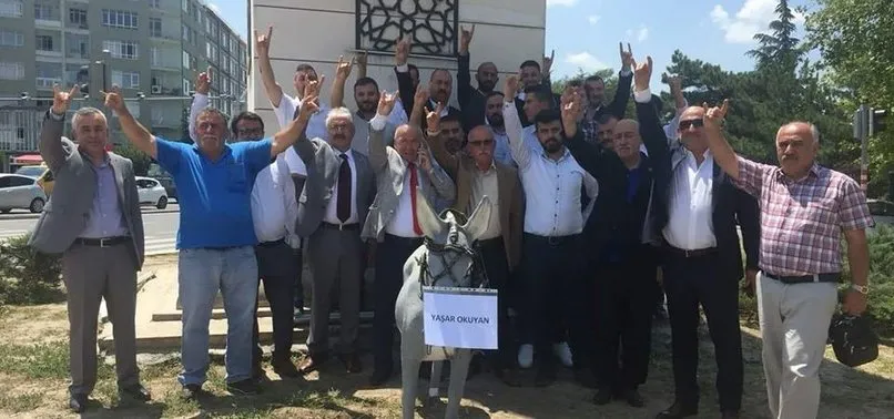 Yaşar Okuyan'ı eşekle bekliyorlar