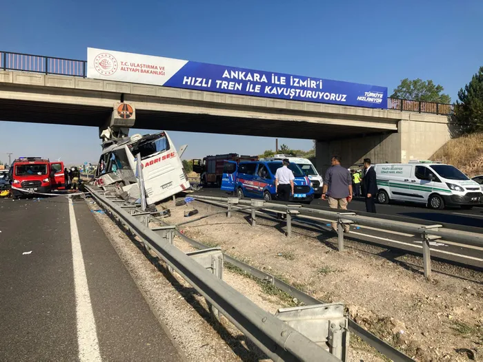 Ankara'daki feci yolcu otobüsü kazasından yeni görüntüler! Ölüme böyle gitmişler - 3