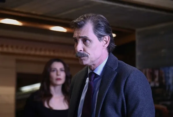 Hakim dizisi 3. bölüm izle | Ömer Arif şantajcıyı öldürdü