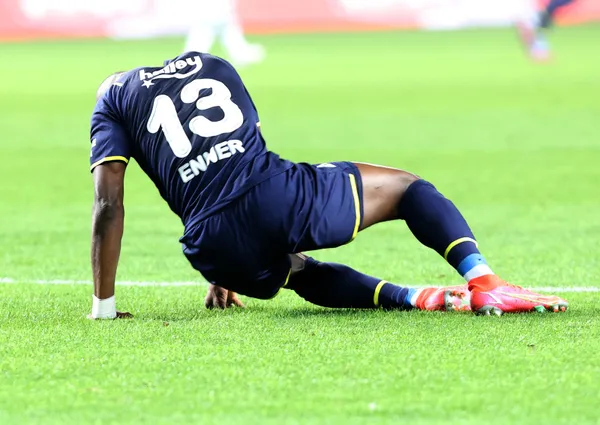 Fenerbahçe’de sakatlanan Altay Bayındır’dan kötü haber! Enner Valencia ve Gustavo...