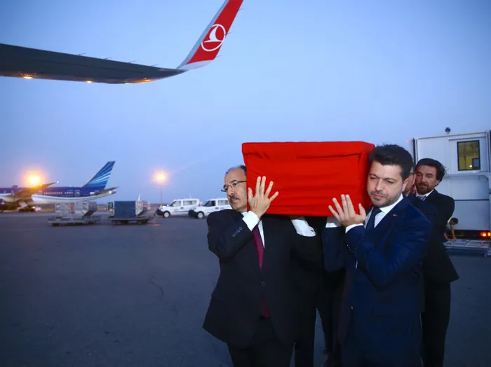 katil-israil-askerlerince-oldurulen-eyginin-naasi-bakuden-istanbula-ugurlandi-1726197074312.jpg Katil İsrail askerlerince öldürülen Eygi'nin naaşı Bakü'den İstanbul'a uğurlandı - 1
