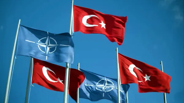 iletisim-baskani-fahrettin-altundan-ingilizce-makale-natonun-stratejik-konseptini-guncelleme-zamani-gelmistir-1623602662378.jpg İletişim Başkanı Fahrettin Altun'dan İngilizce makale: "NATO'nun stratejik konseptini güncelleme zamanı gelmiştir" - 1