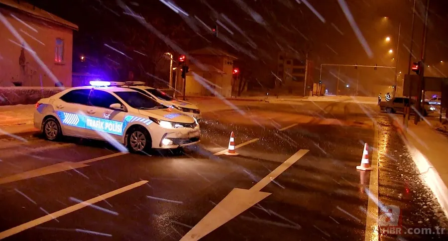 Aksaray-Konya karayolu kar ve tipi nedeniyle ulaşıma kapatıldı 3