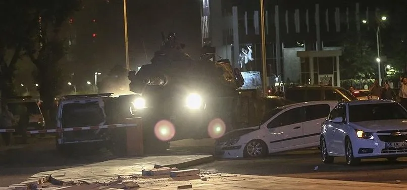Darbeci binbaşı 'Halkı ezerek Genelkurmay'a git' emri vermiş