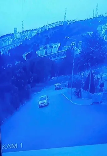 İstanbul'da sürücü vitesi karıştırdı otomobil toprak alana uçtu - 2