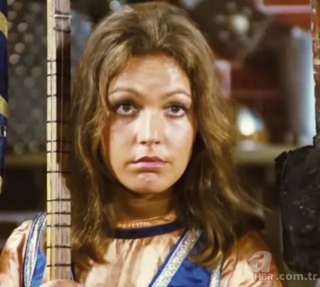 Yeşilçam'ın efsanesi Filiz Akın sevinicini paylaştı! Takipçilerine böyle duyurdu 17