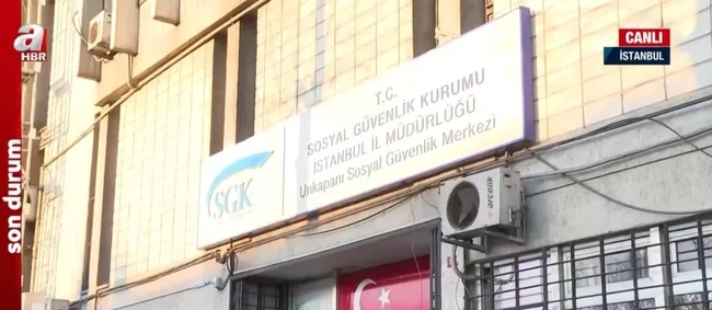 sgklarda-eyt-yogunlugu-var-mi-kimi-askerlik-borclanmasi-kimi-de-dogum-borclanmasi-icin-sgkda-1672295971508.jpg SGK'larda EYT yoğunluğu var mı? Kimi askerlik borçlanması, kimi de doğum borçlanması için SGK'da - 4