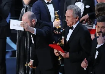 2017 Oscar ödüllerinde büyük skandal!