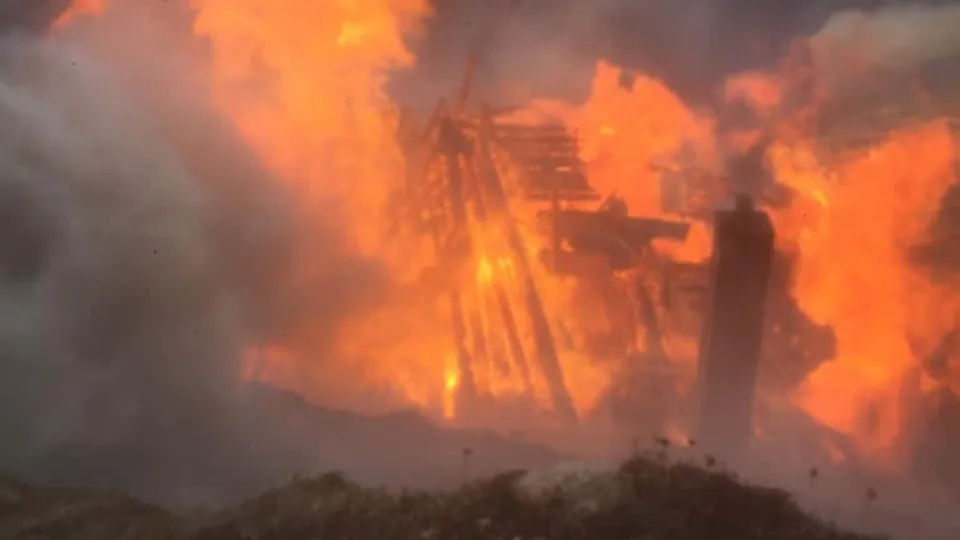 Rize’de köy evlerinde yangın