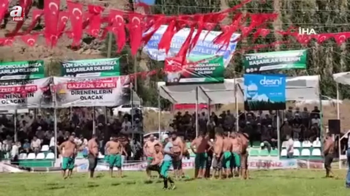 Erzurum Tortum’da güreşler nefes kesti