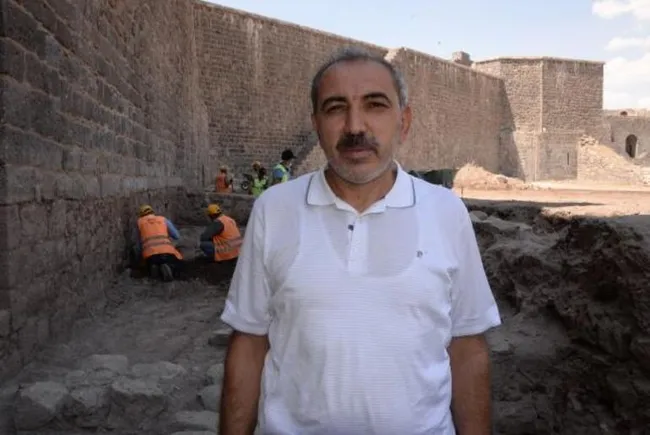 UNESCO Dünya Mirası Listesi'nde yer alan Diyarbakır'ın 5 bin yıllık surlarının sırrı araştırılıyor - 6