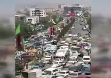 Kabil’de Taliban’dan kaçan halk görüntülendi