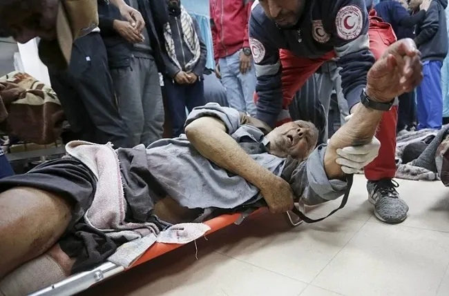 İsrail’in işkence görüntüleri ifşa oldu! Gazze’den getirilen mahkumları çıplak şekilde yatağa bağlıyorlar