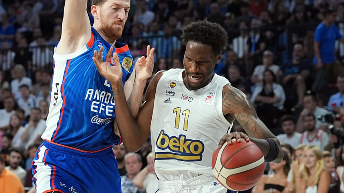 Kanarya'dan şampiyonluk adımı! Anadolu Efes karşısında seride 2-0 öne geçti