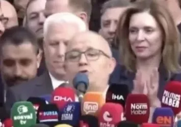 Bursa İl Seçim Kurulu Müdürü Mehmet Us'tan CHP’li Bozbey’in mazbata töreninde amigoluk! Skandal görüntüler sonrası harekete geçildi