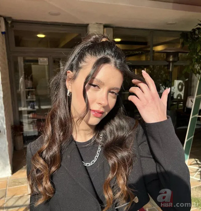 Mehmet Ali Erbil'in kızı Yasmin Erbil Survivor'a bağlandı! Sevgilisi Yiğit Poyraz'la telefon görüşmesi gündem oldu 9