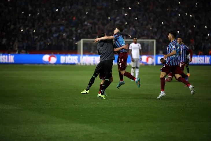 Trabzonspor 38 yıl sonra mutlu sona ulaştı! Dünya Fırtına’nın şampiyonluğunu konuşuyor