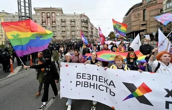 son-dakika-rusyada-lgbt-faaliyetleri-yasaklandi-1701368265317.jpeg Son dakika: Rusya'da LGBT faaliyetleri yasaklandı - 1