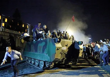 İstanbul'daki darbe davasında tüm erlere beraat