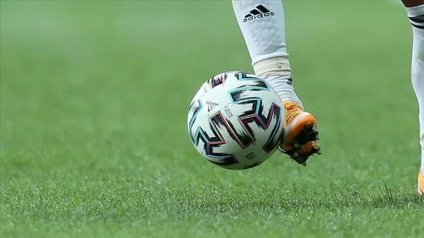 super-ligde-yabanci-oyuncu-kurali-degisti-tff-son-dakika-olarak-duyurdu-1704960713640.jpg Süper Lig'de yabancı oyuncu kuralı değişti! İlk 11'de kaç yabancı oyuncu forma giyebilir? TFF son dakika olarak duyurdu... - 1