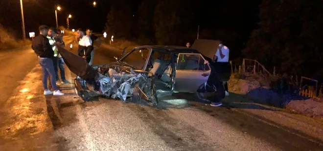 İki otomobil kafa kafaya çarpıştı: 7 yaralı