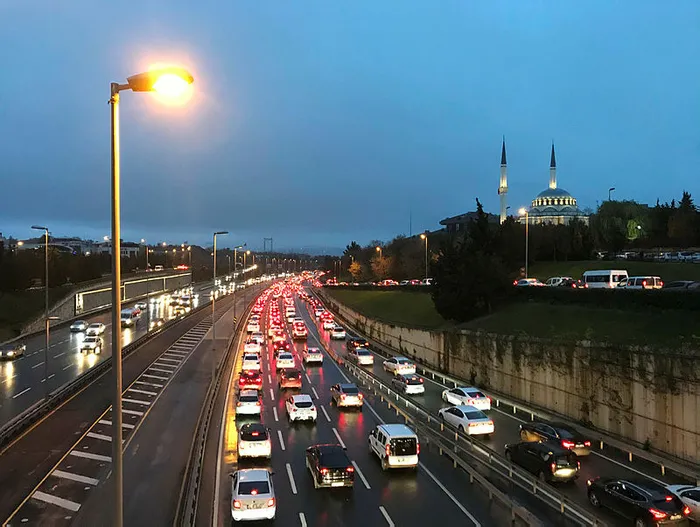 Son dakika: 56 saatlik kısıtlama sonrası 15 Temmuz Şehitler Köprüsü'nde trafik yoğunluğu - 1